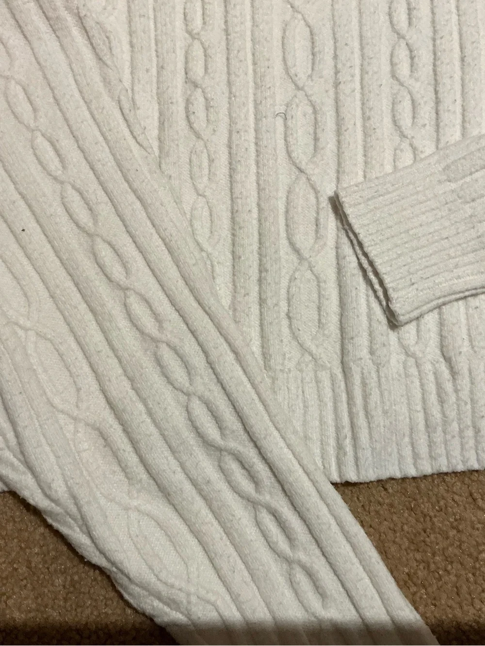 ALO Yoga Cream Cable-Knit Cropped Hooded Sweater